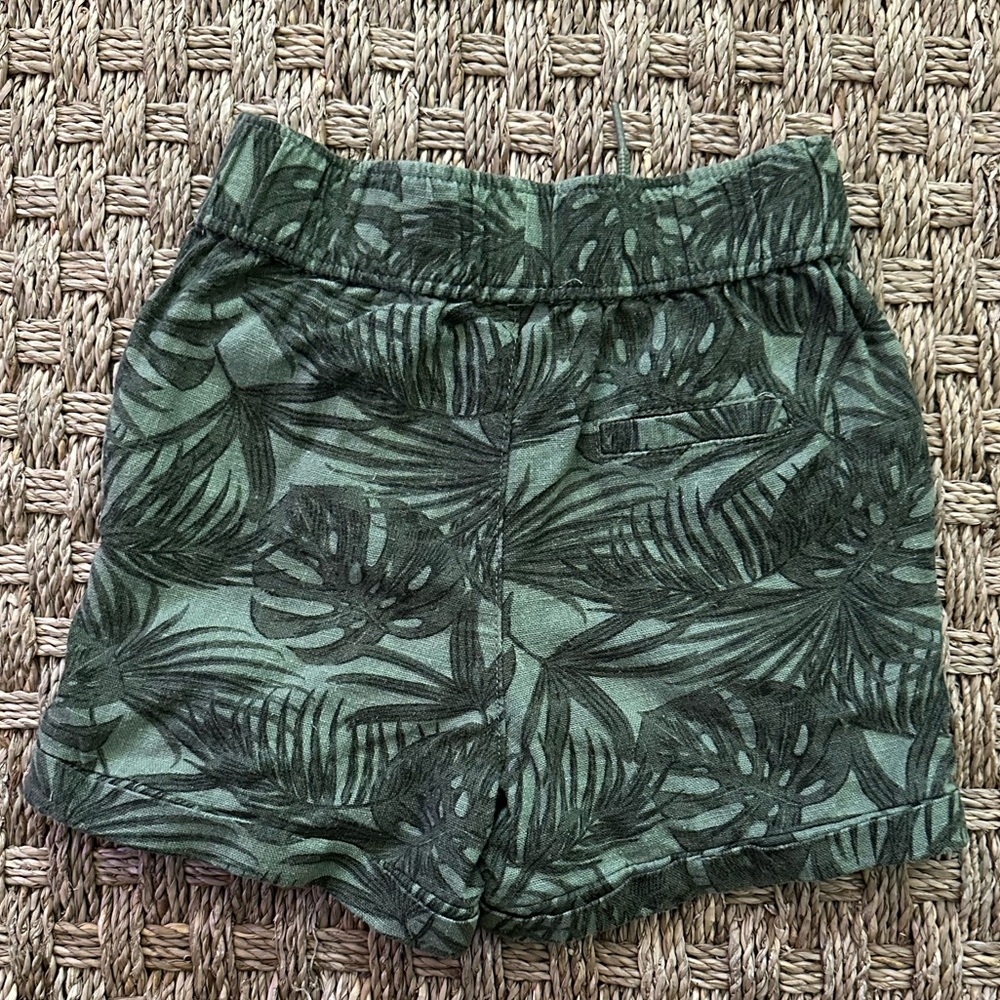 Two Piece Tropical Outfit - Picture 2 of 4